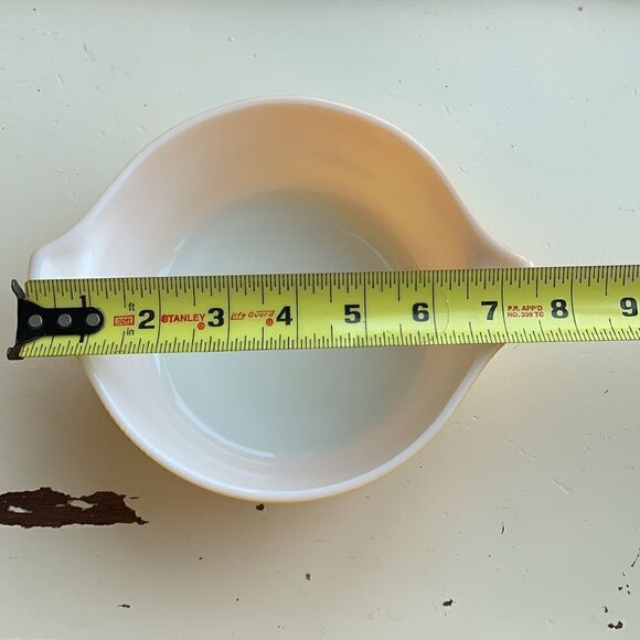 🌞Host Pick 🌞PYREX Gold & white butterfly bowl‎ - Picture 8 of 9